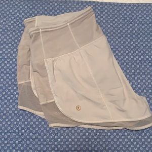 Lulu white shorts size 6